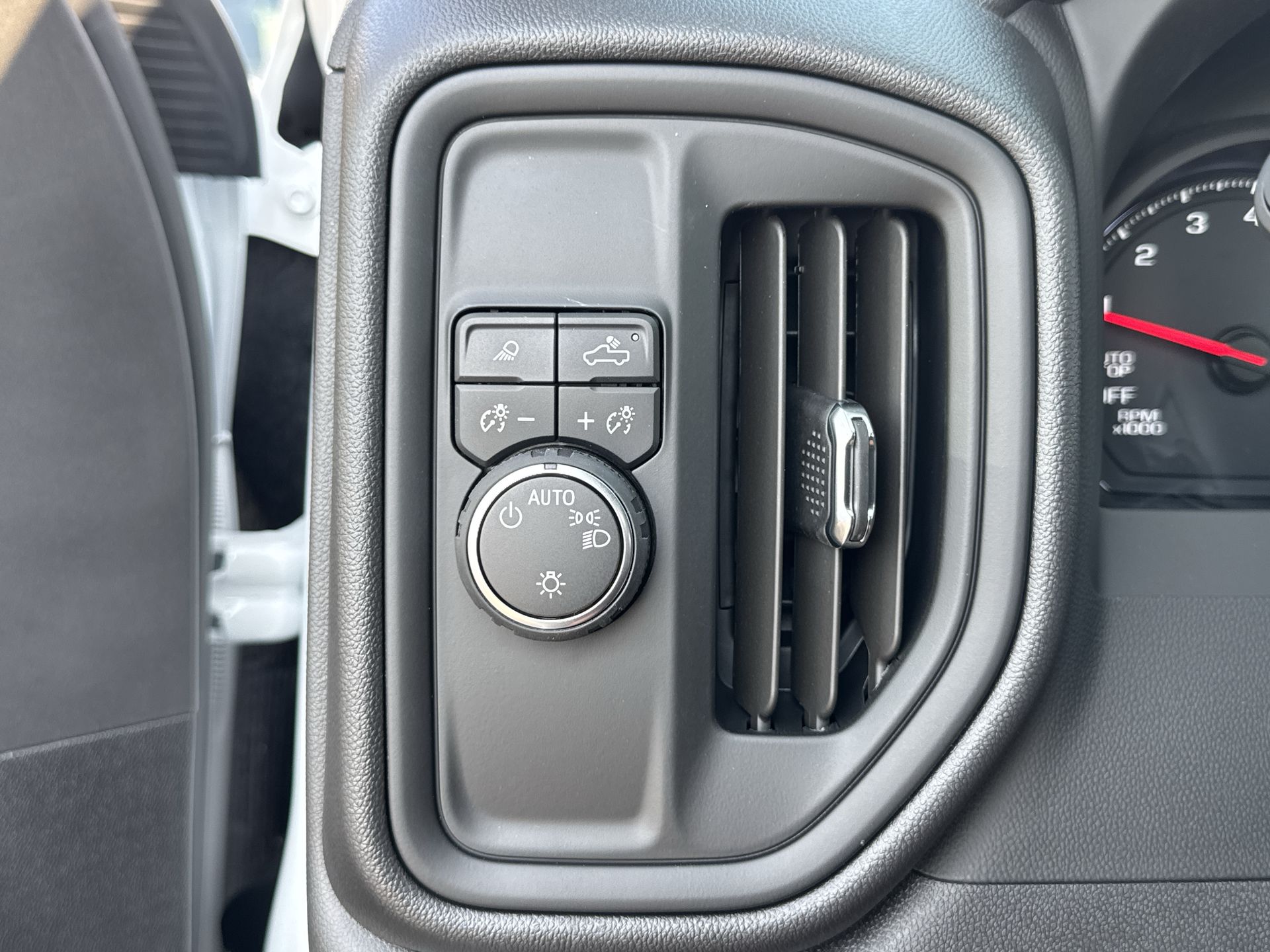 2026 Chevrolet Silverado 1500 photo 15