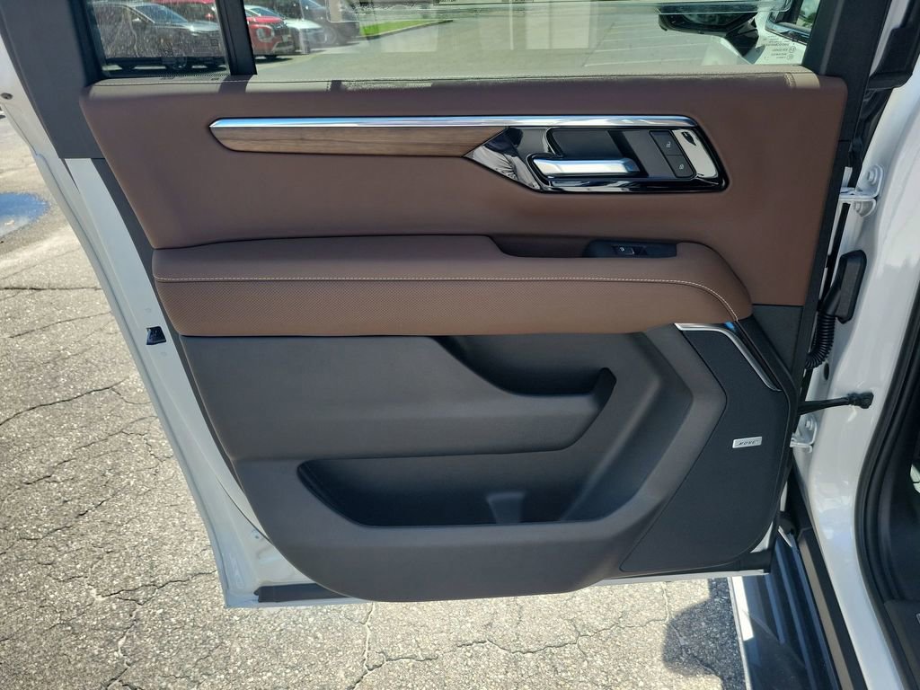 2025 Chevrolet Suburban High Country photo 41