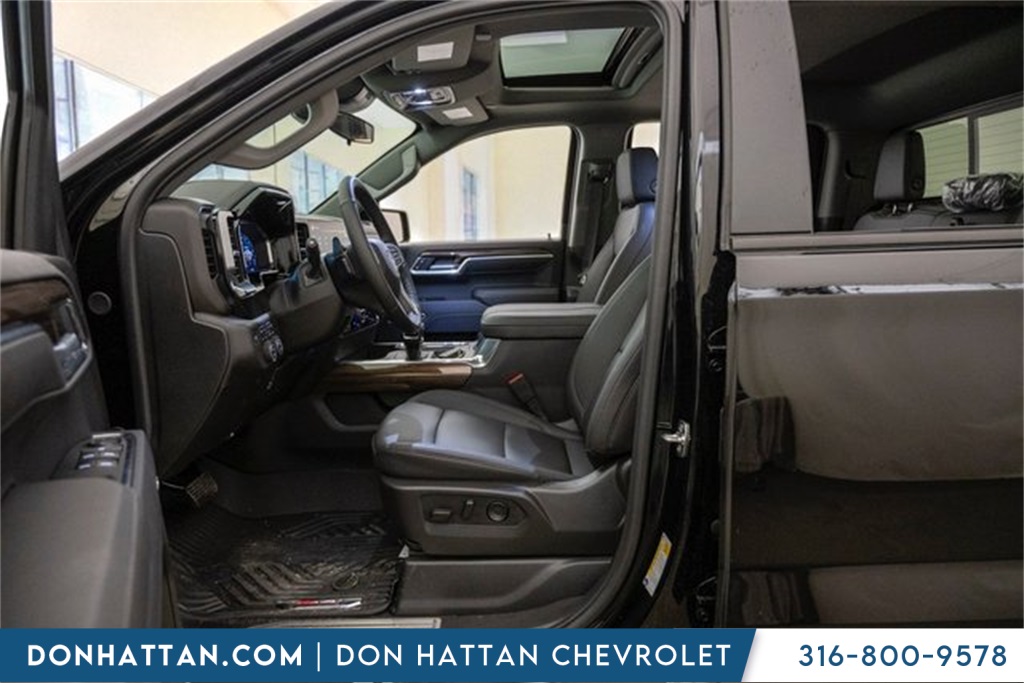 2026 Chevrolet Silverado RST photo 5
