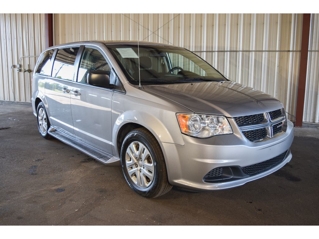2018 Dodge Grand Caravan SE photo 2