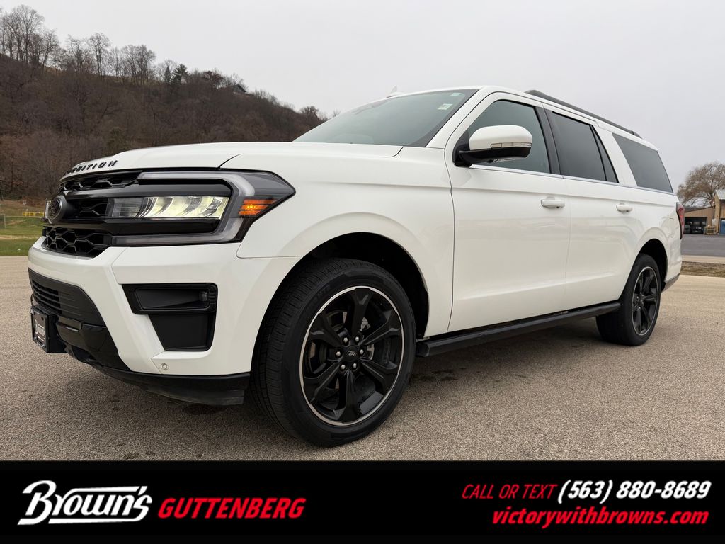 2022 Ford Expedition Limited's photo