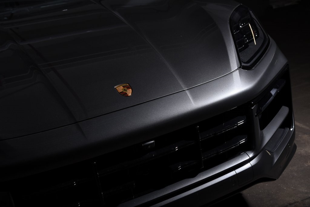 2025 Porsche Cayenne GTS photo 10