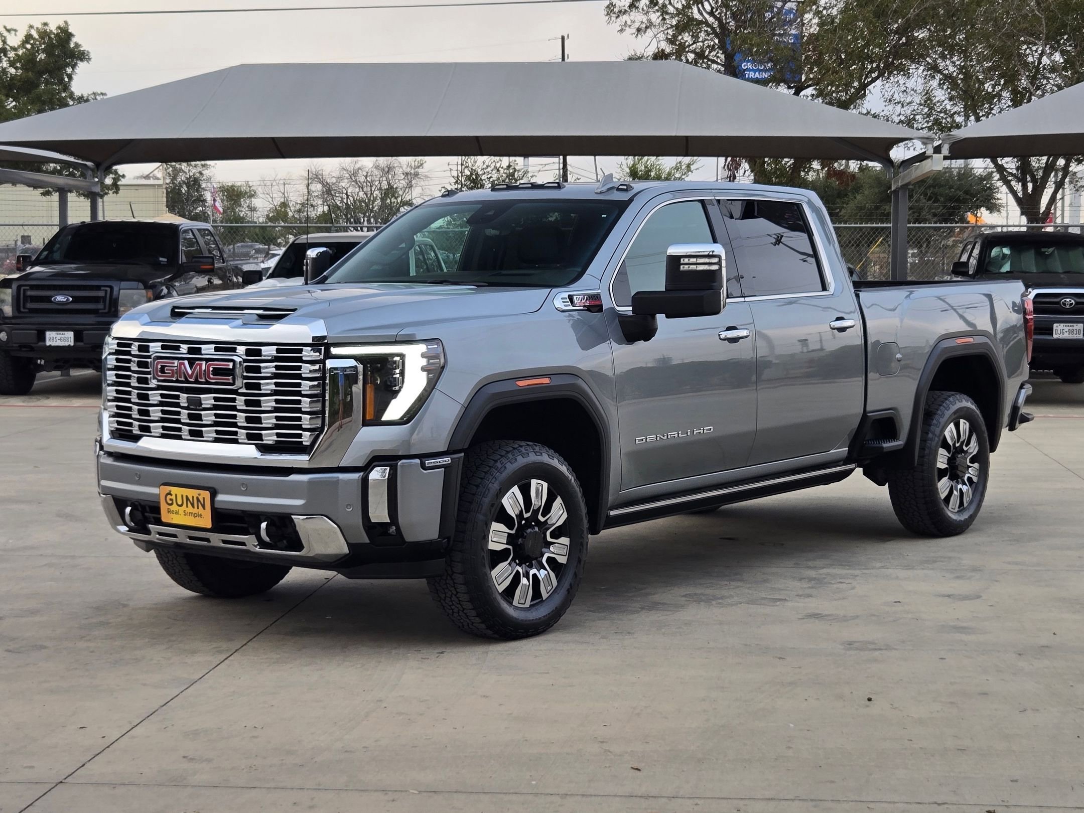 2024 Gmc Sierra 2500 HD Denali photo 4