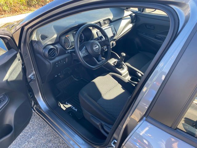 2024 Nissan Versa 1.6 S photo 10