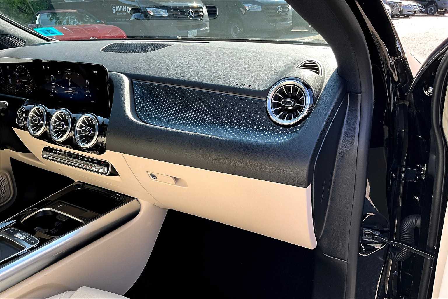 2025 Mercedes Benz GLA 250 4MATIC photo 16
