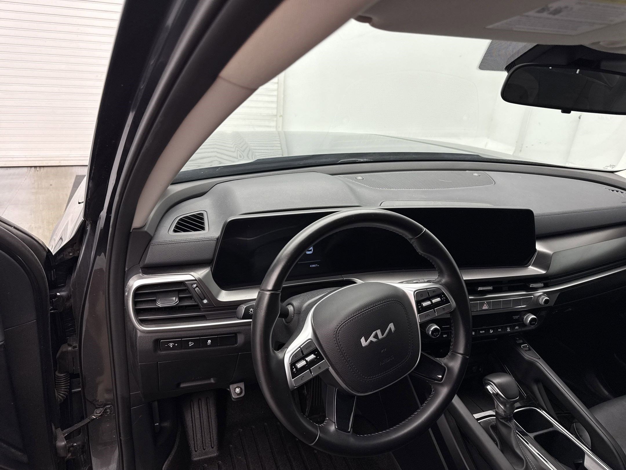 2023 Kia Telluride S photo 3