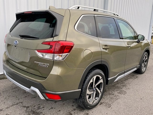 2023 Subaru Forester Touring photo 3