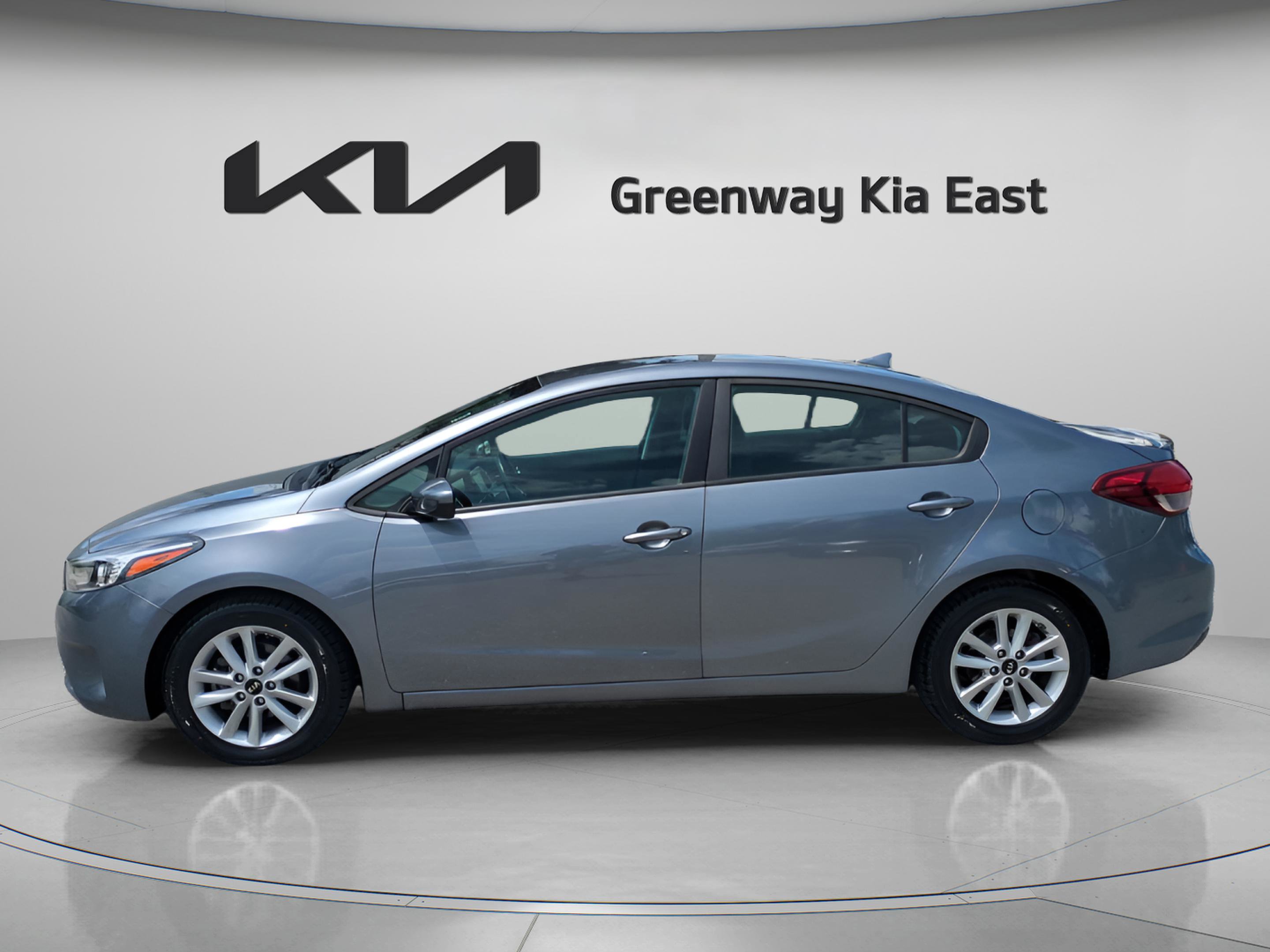 2017 Kia Forte S photo 5
