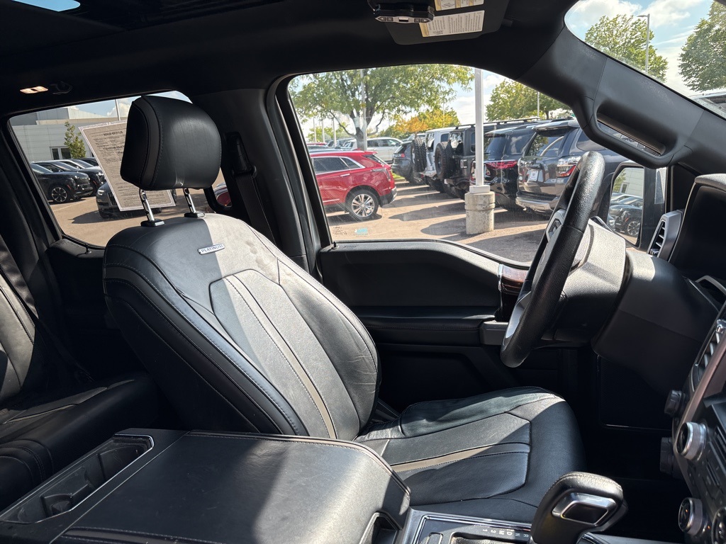 2016 Ford F-150 Platinum photo 23