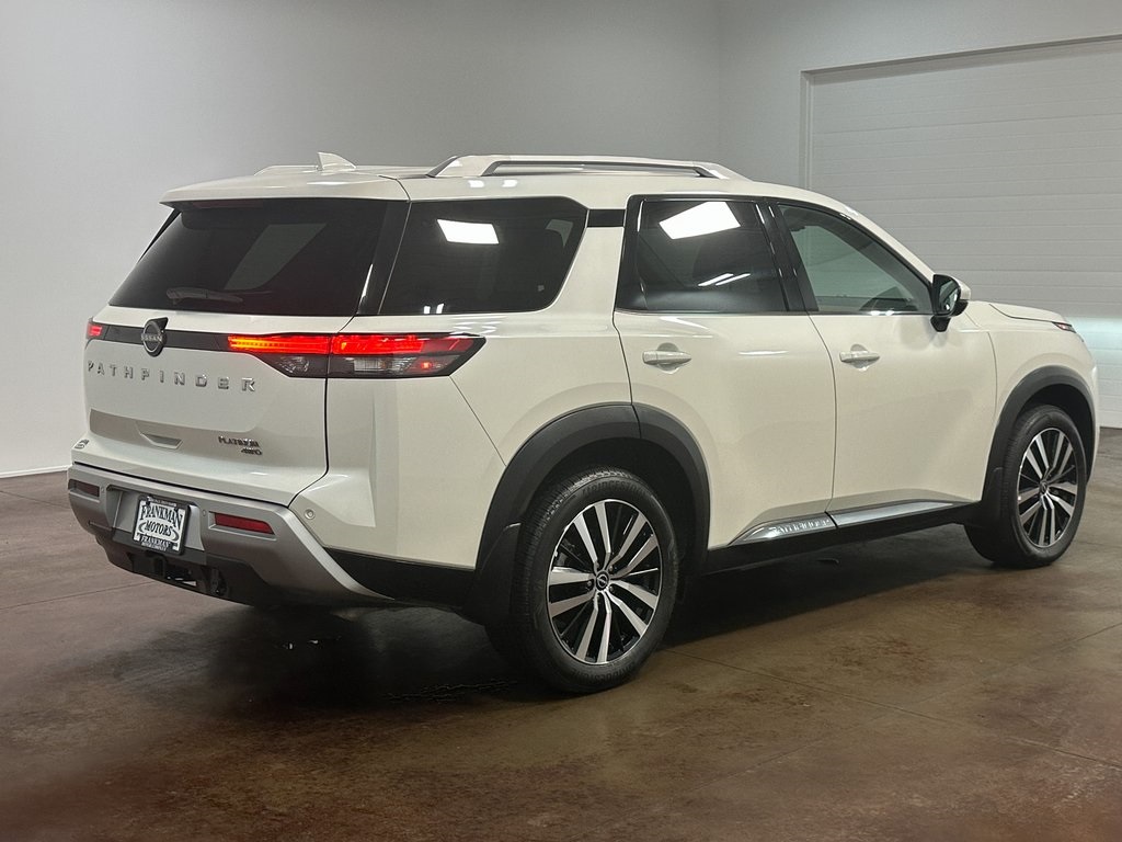 2024 Nissan Pathfinder Platinum photo 3