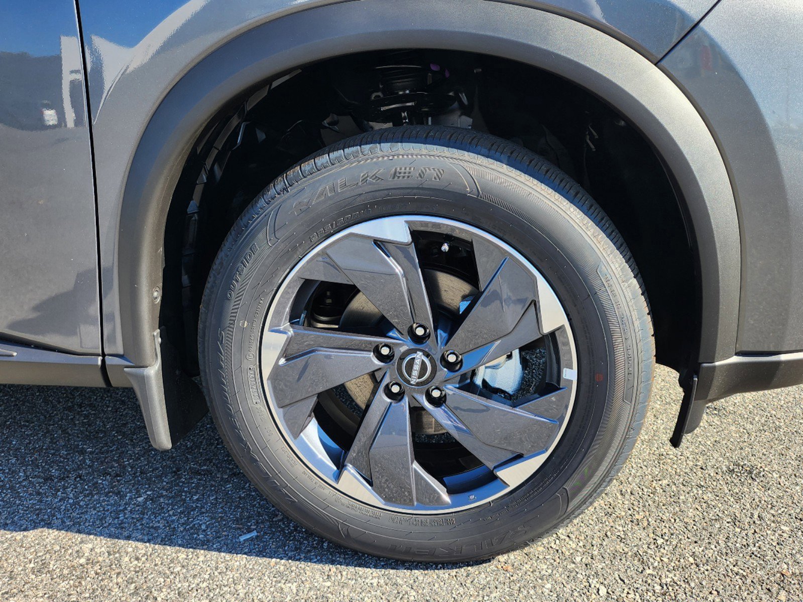 2026 Nissan Rogue SV photo 2