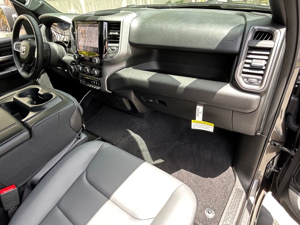 2025 Ram 1500 Tradesman photo 16