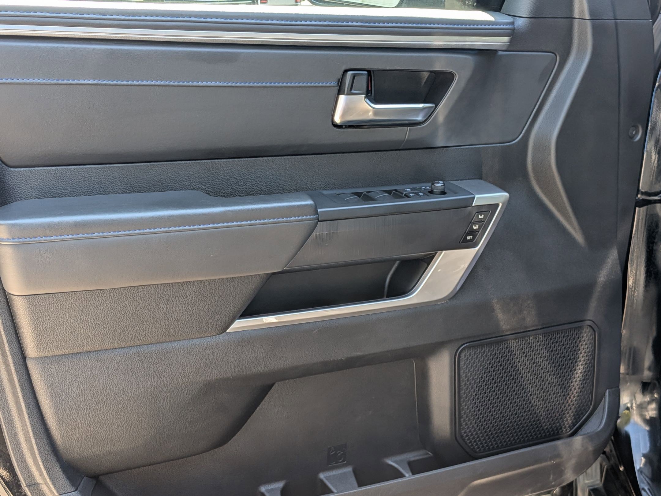 2022 Toyota Tundra Platinum photo 11