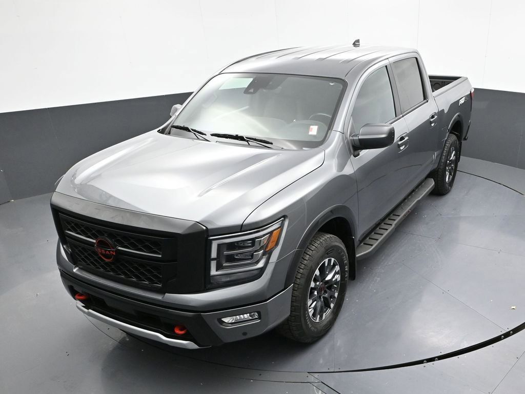 2024 Nissan Titan PRO-4X photo 20
