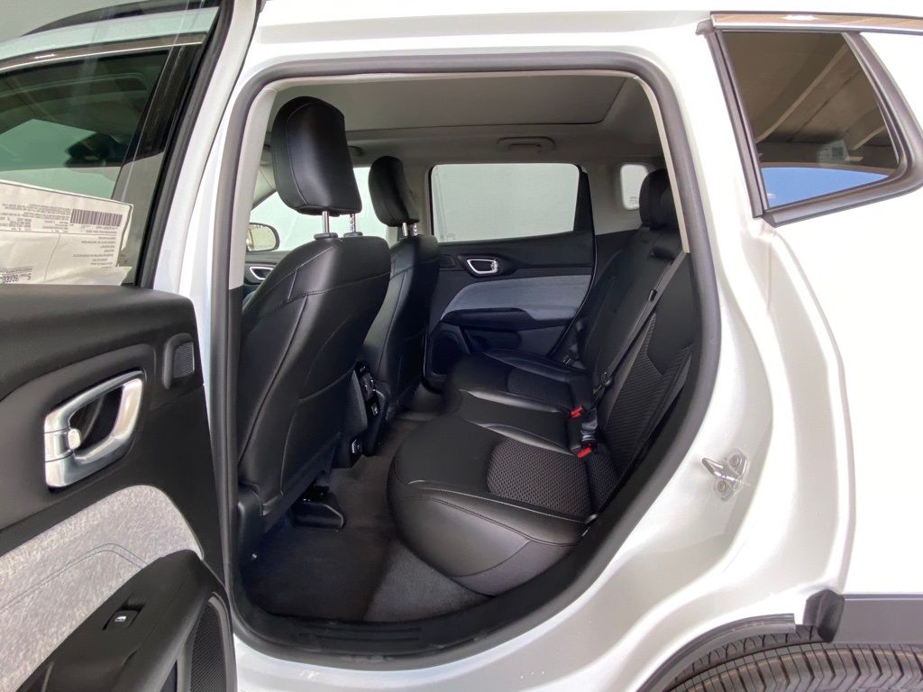 2022 Jeep Compass Latitude photo 25
