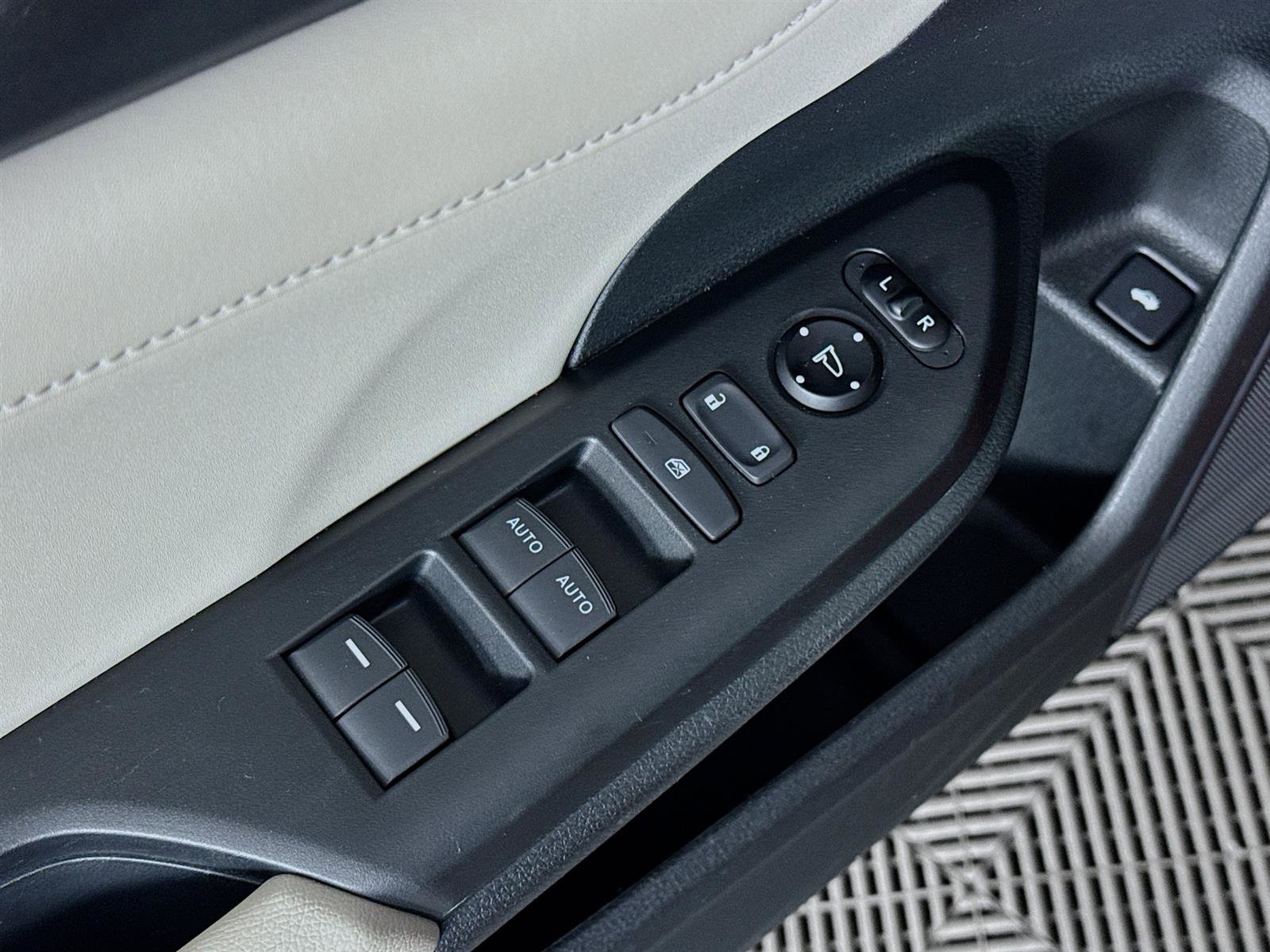 2021 Honda Insight Touring photo 20