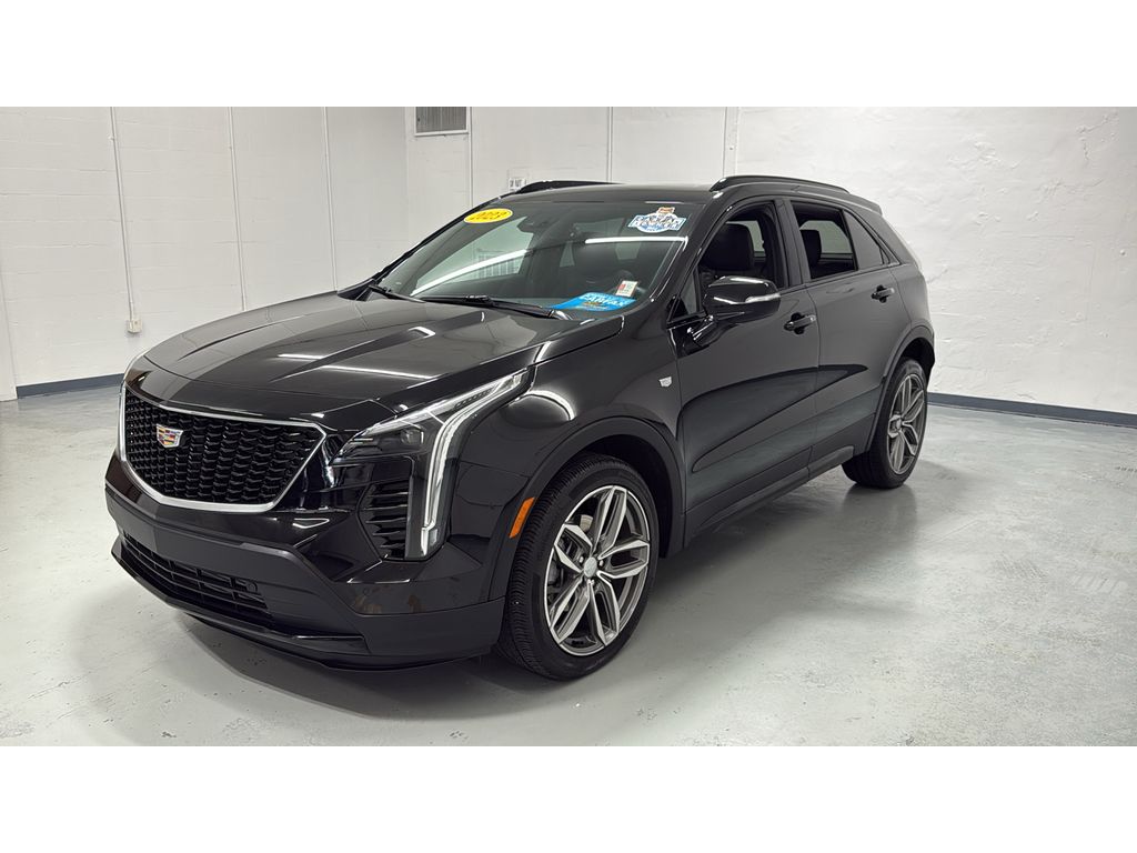 2023 Cadillac XT4 Sport photo 2
