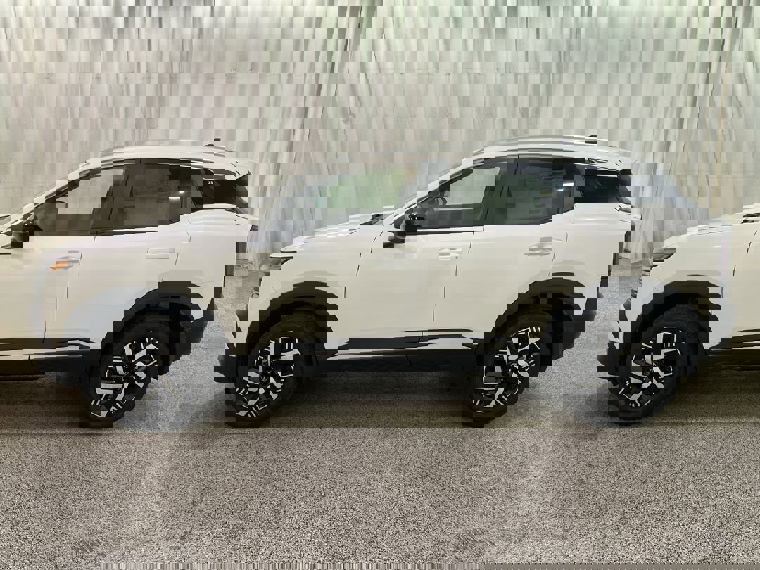 2026 Nissan Kicks SV photo 3