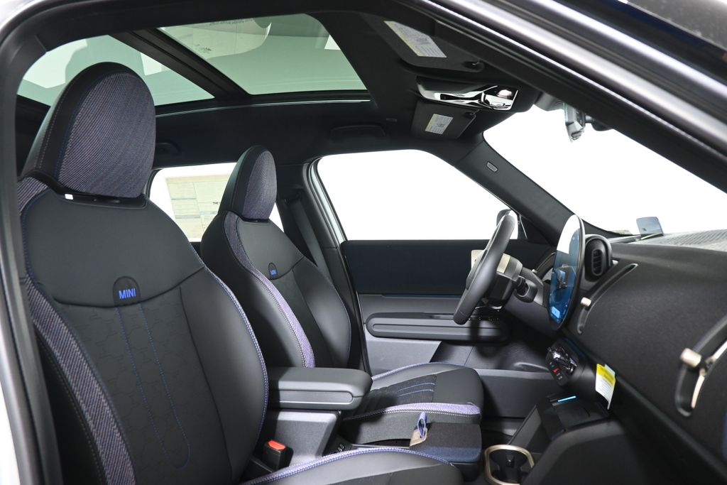 2025 Mini Countryman S ALL4 photo 17