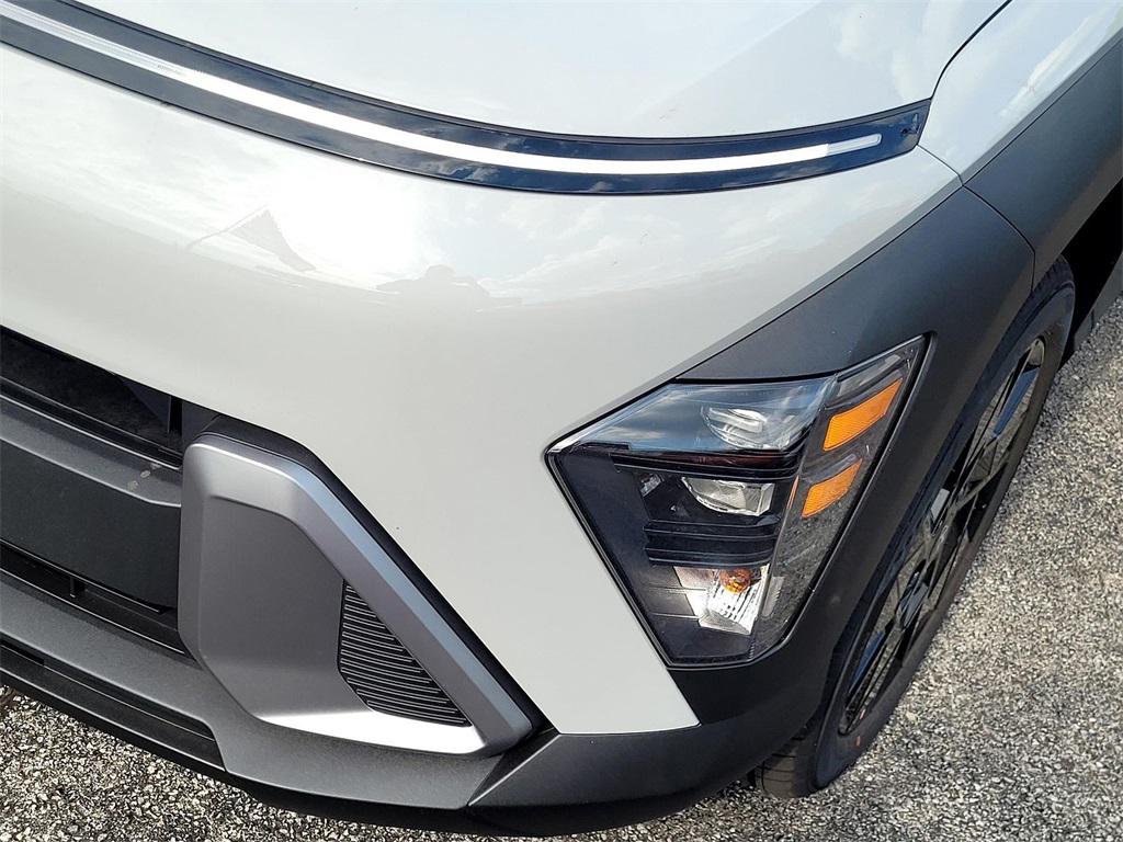 2026 Hyundai Kona SEL photo 8