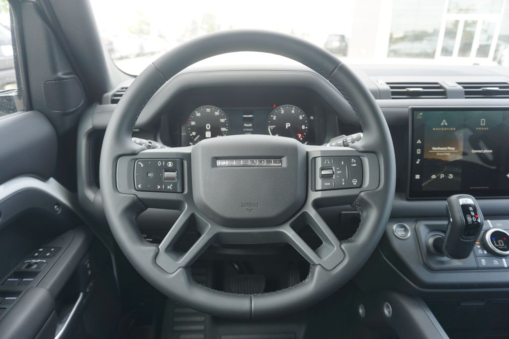 2025 Land Rover Defender 130 X-Dynamic SE photo 9