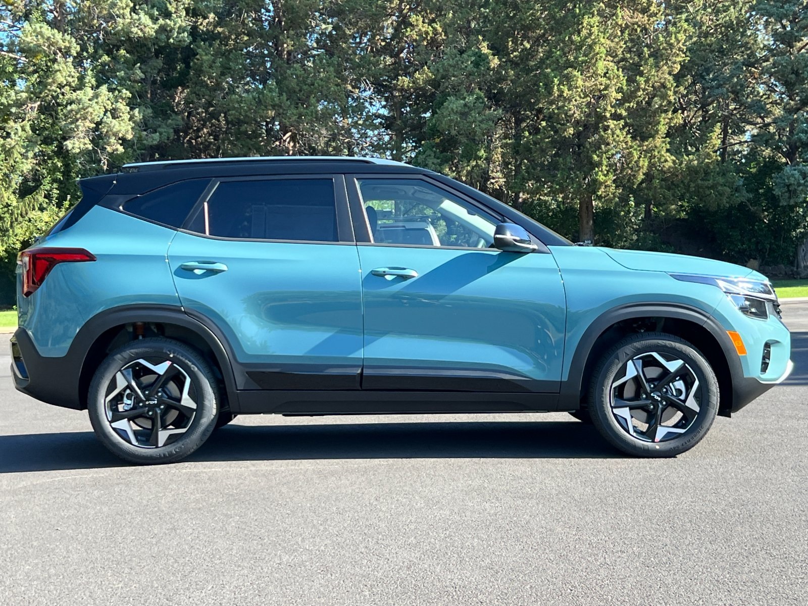 2026 Kia Seltos S photo 2