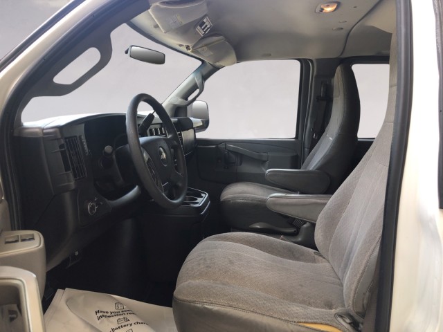 2017 Chevrolet Express Passenger LT photo 8