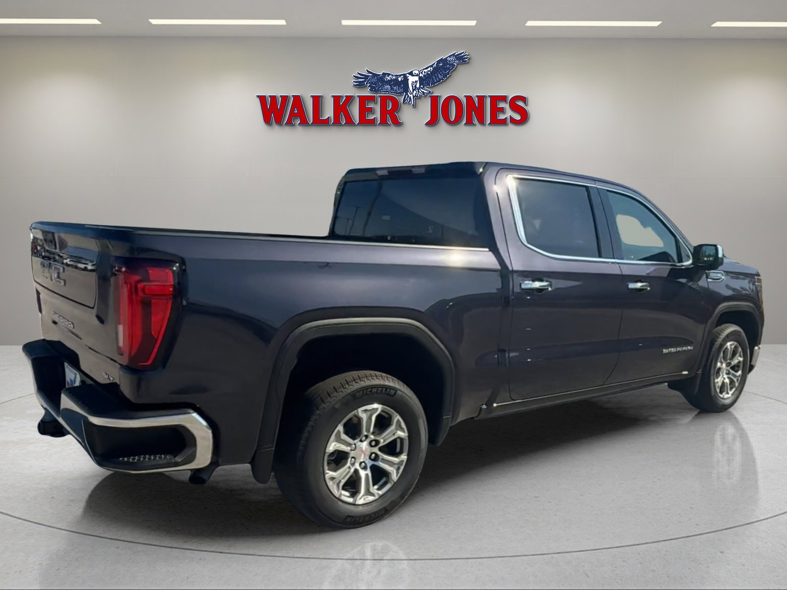 2025 Gmc Sierra 1500 SLT photo 3