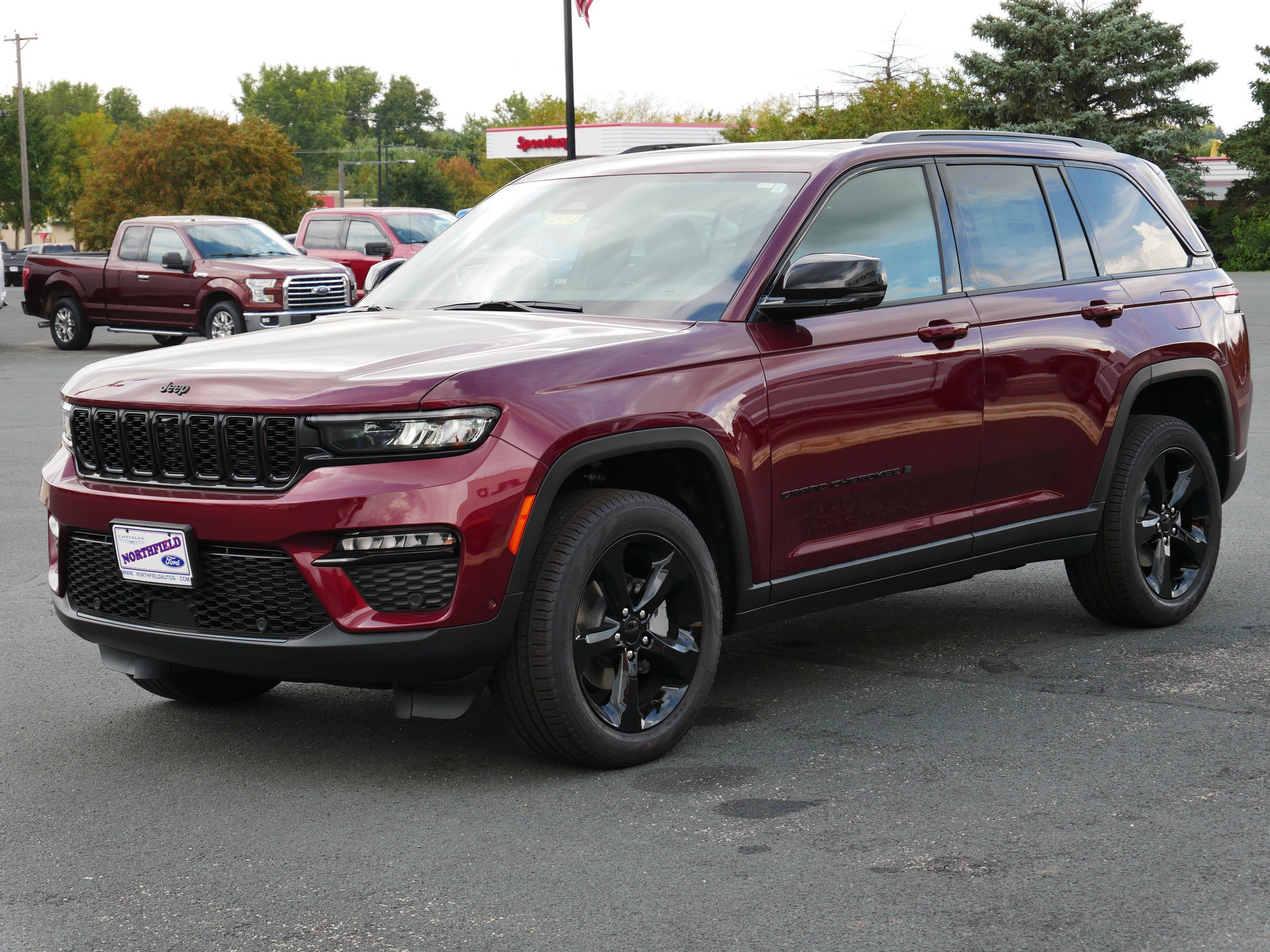 2025 Jeep Grand Cherokee Limited photo 3