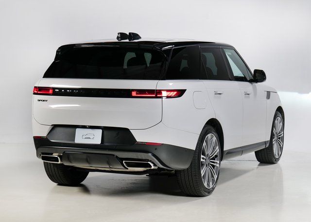 2024 Land Rover Range Rover Sport SE photo 2