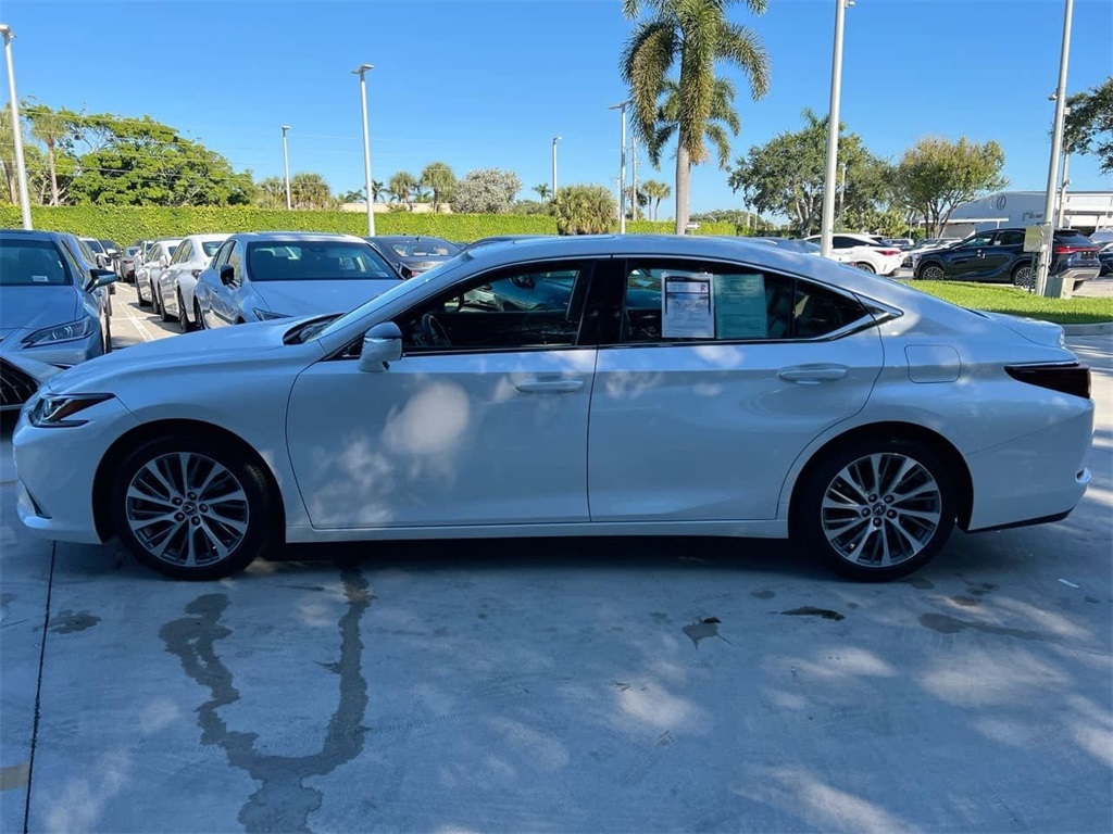 2019 Lexus ES 350 photo 4