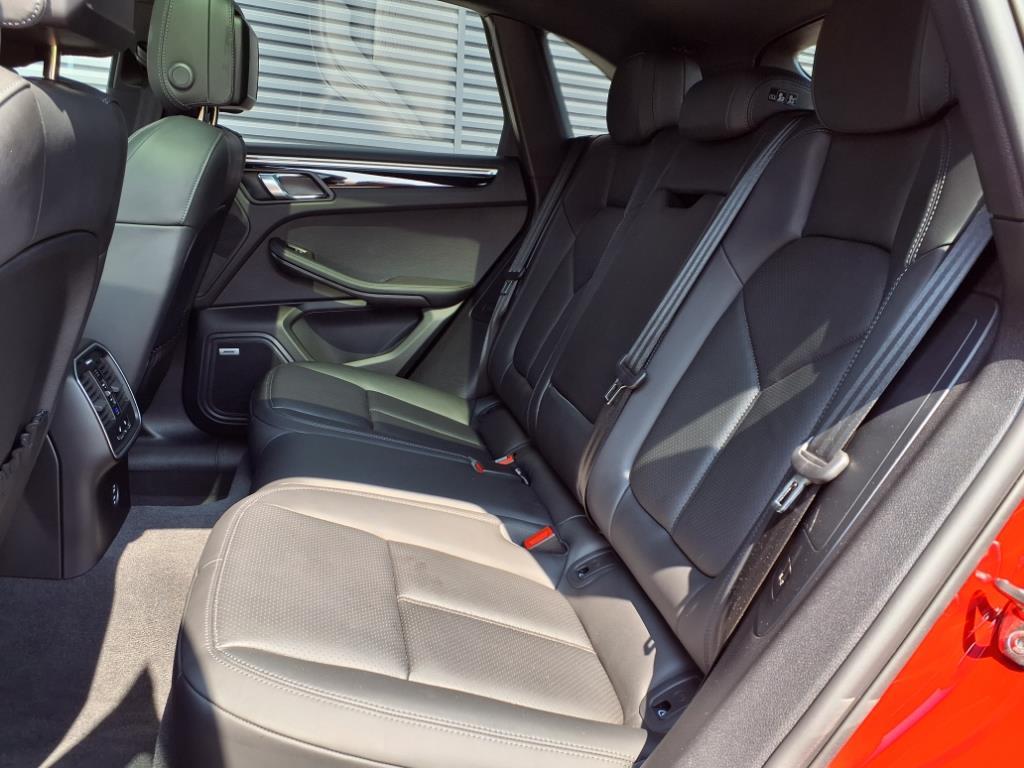 2022 Porsche Macan photo 19