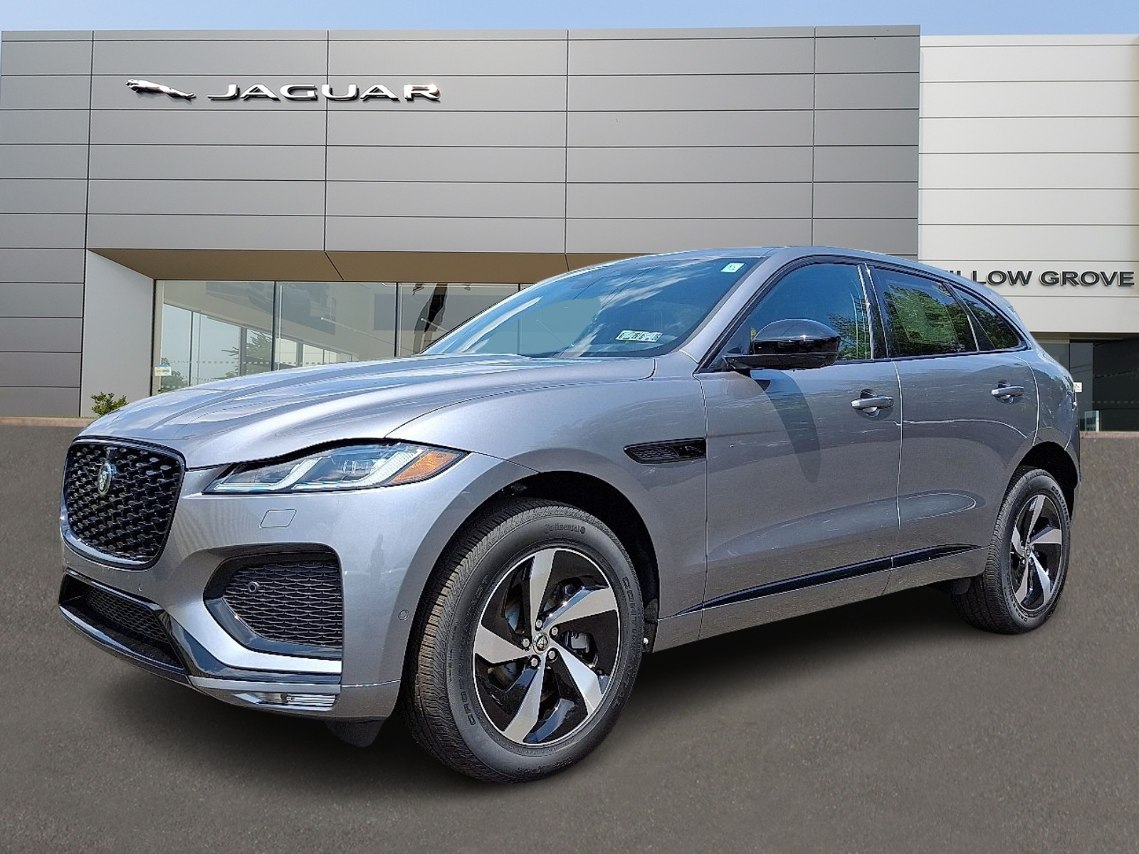 2026 Jaguar F-Pace R-Dynamic S's photo