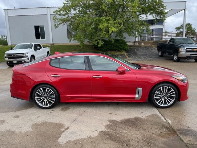 2019 Kia Stinger Premium photo 6