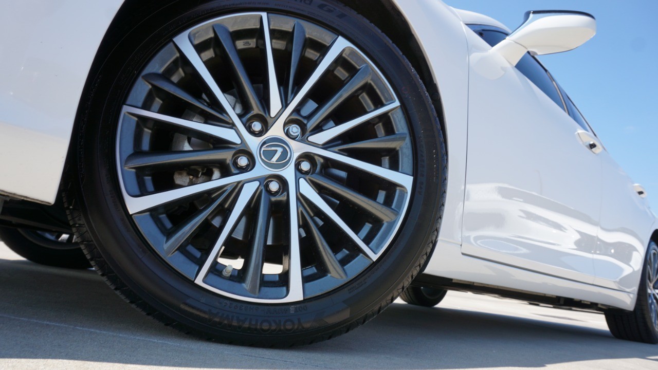 2023 Lexus ES 350 photo 11
