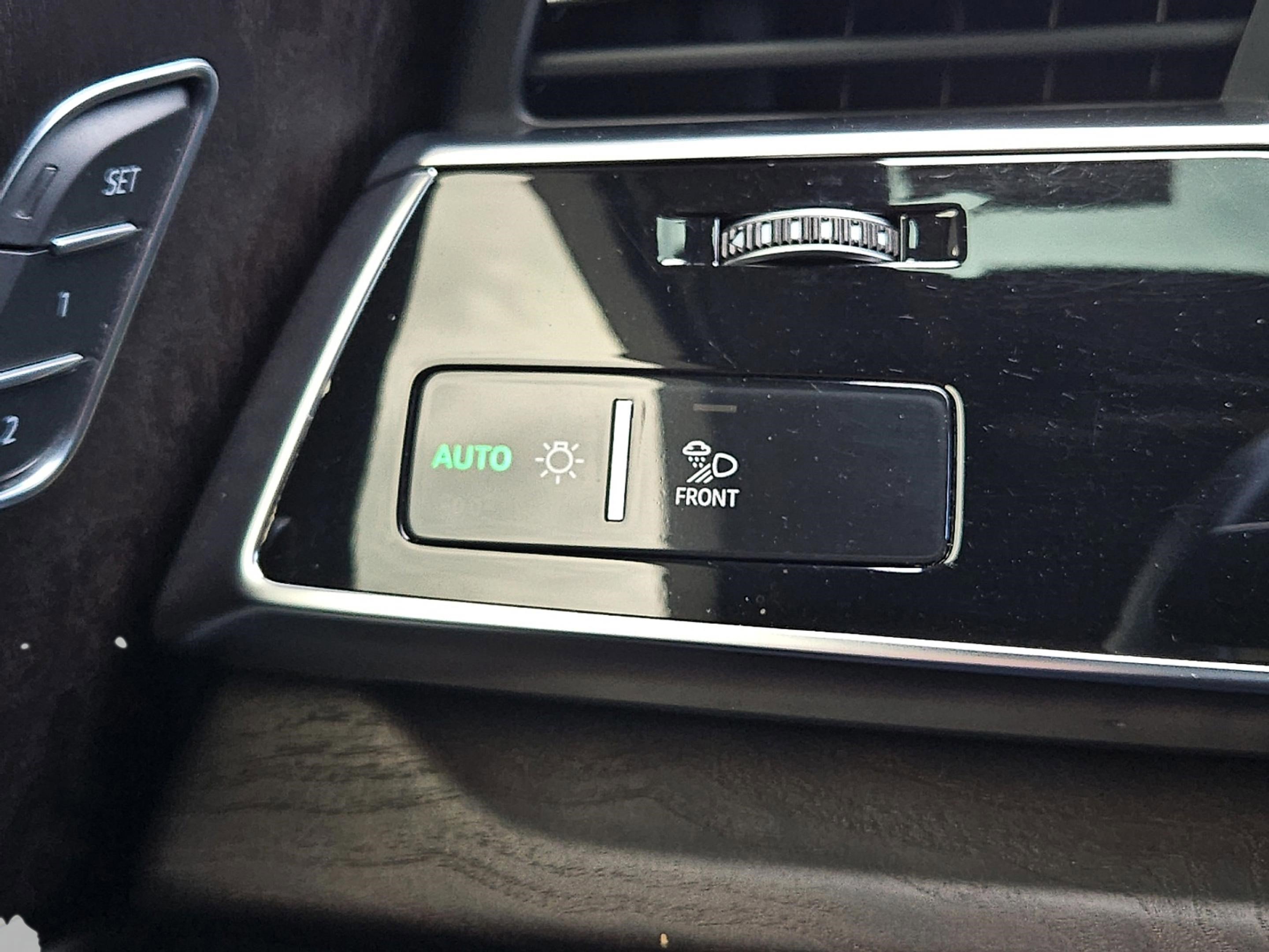 2021 Audi Q7 55 Prestige photo 25