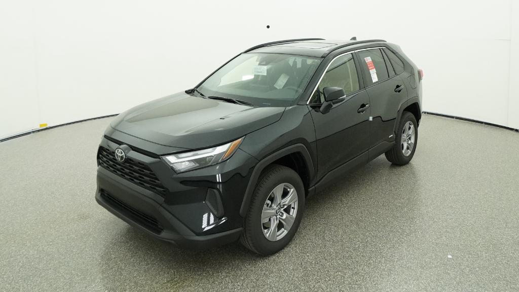 2025 Toyota RAV4 XLE's photo