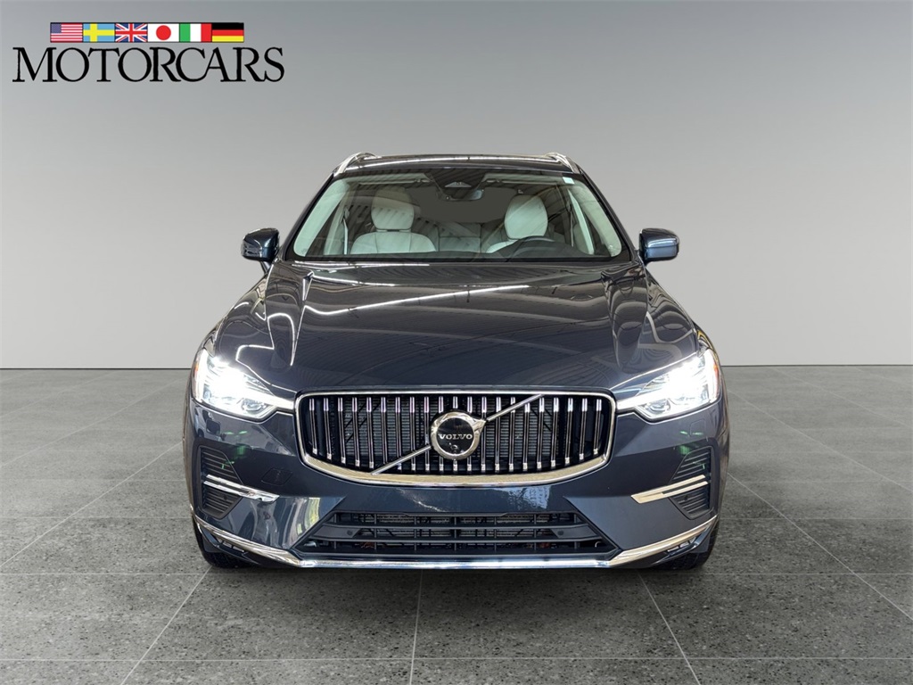 2023 Volvo XC60 B5 Plus photo 8