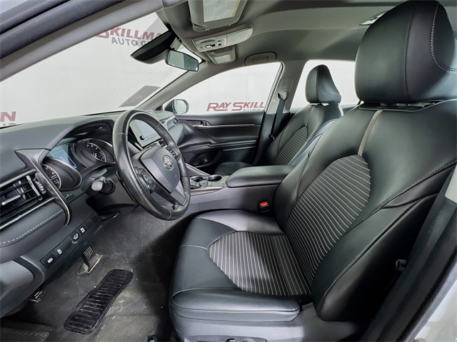2023 Toyota Camry SE photo 8