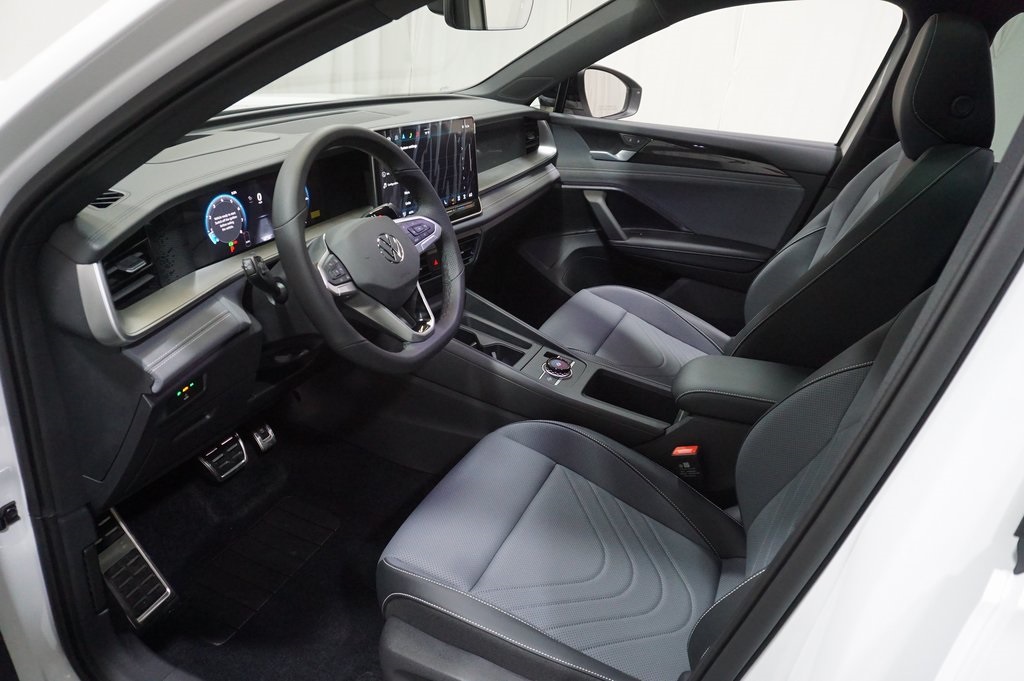 2025 Volkswagen Tiguan SE R-Line Black photo 8