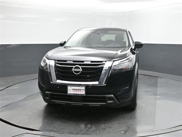 2025 Nissan Pathfinder S photo 27