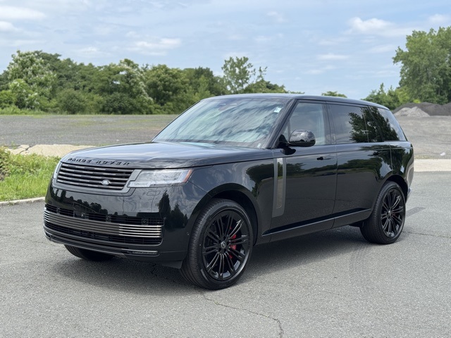 2025 Land Rover Range Rover SV's photo
