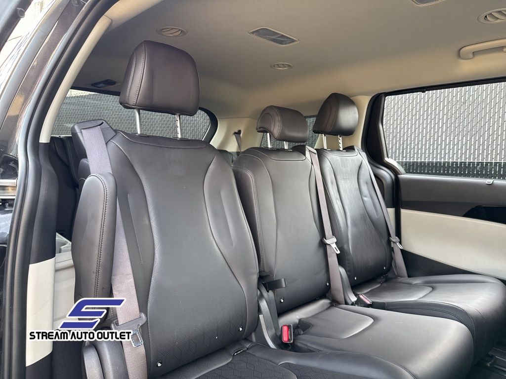 2024 Kia Carnival SX photo 22