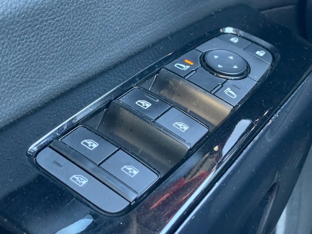 2022 Nissan Pathfinder SV photo 15