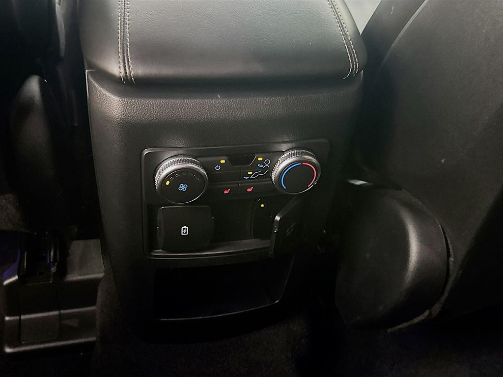 2020 Ford Explorer Limited photo 26