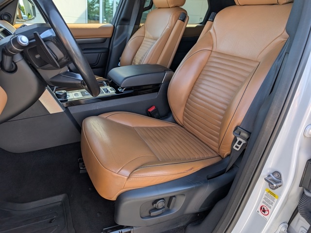 2017 Land Rover Discovery HSE Luxury photo 4