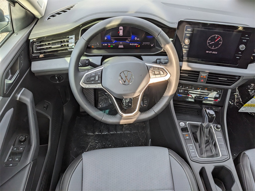 2025 Volkswagen Jetta 1.5T SE photo 13