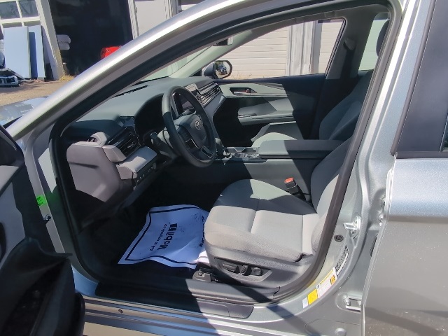 2025 Toyota Camry LE photo 10