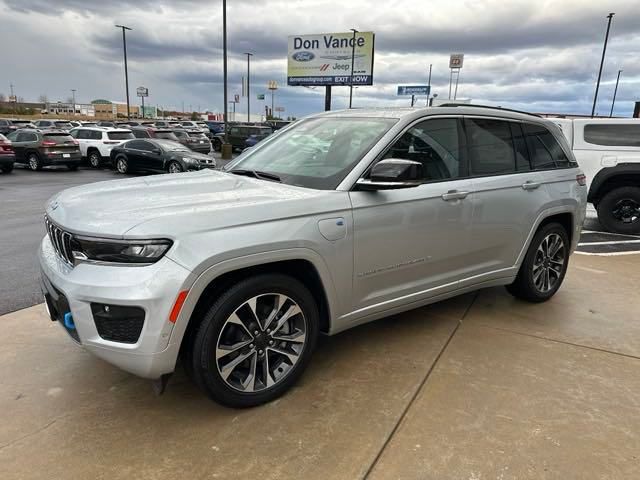 2024 Jeep Grand Cherokee Overland 4xe photo 2