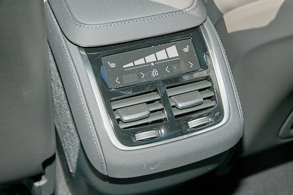 2026 VOLVO XC90 - Image 23